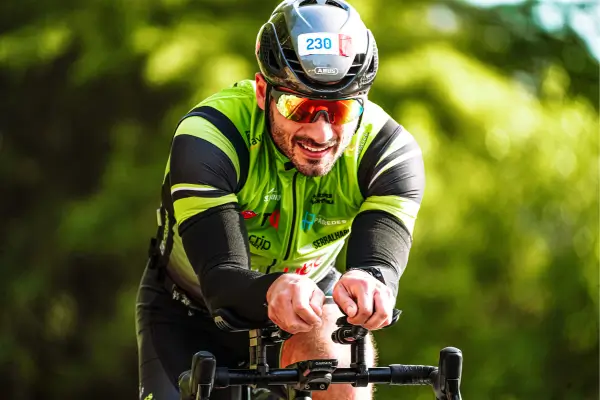 Ciclismo e Veganismo: Como um Atleta Profissional Melhorou seu Tempo com Alimentação Vegetal
