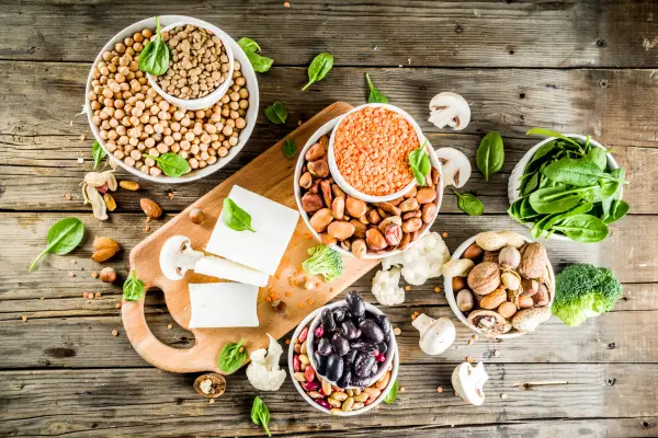 Proteína Vegetal é o Bastante? Como Alcançar Sua Meta Proteica de Forma Natural